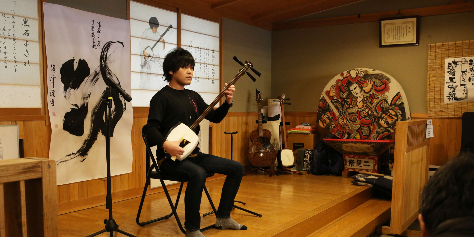 Walk through Komise Street